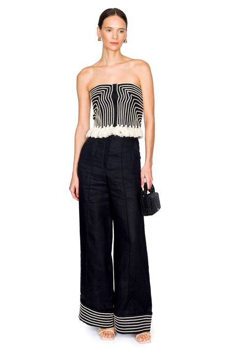 Escuchas Embroidered Top
