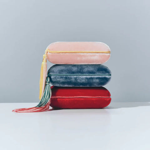 Velvet Box Lily Rouge