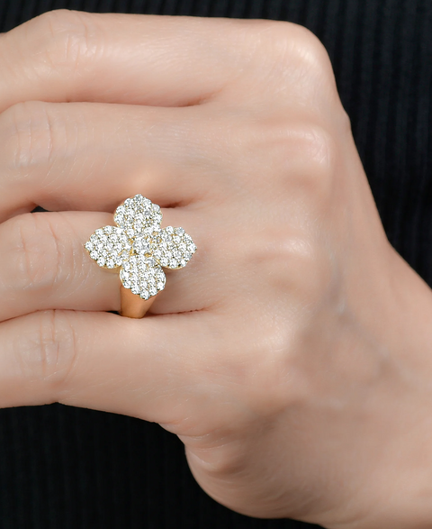 Flora Diamond Signet Ring